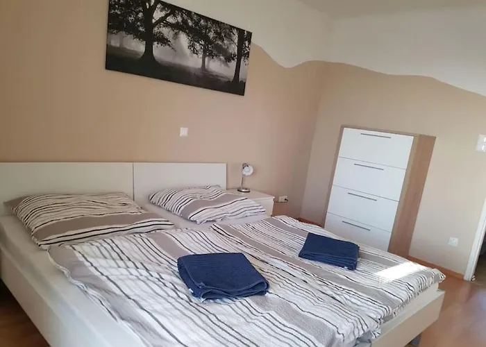 Daire Esslinger Hauptstr Spacious With Loggia