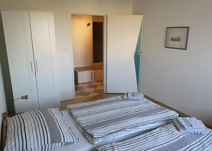 Daire Esslinger Hauptstr Spacious With Loggia